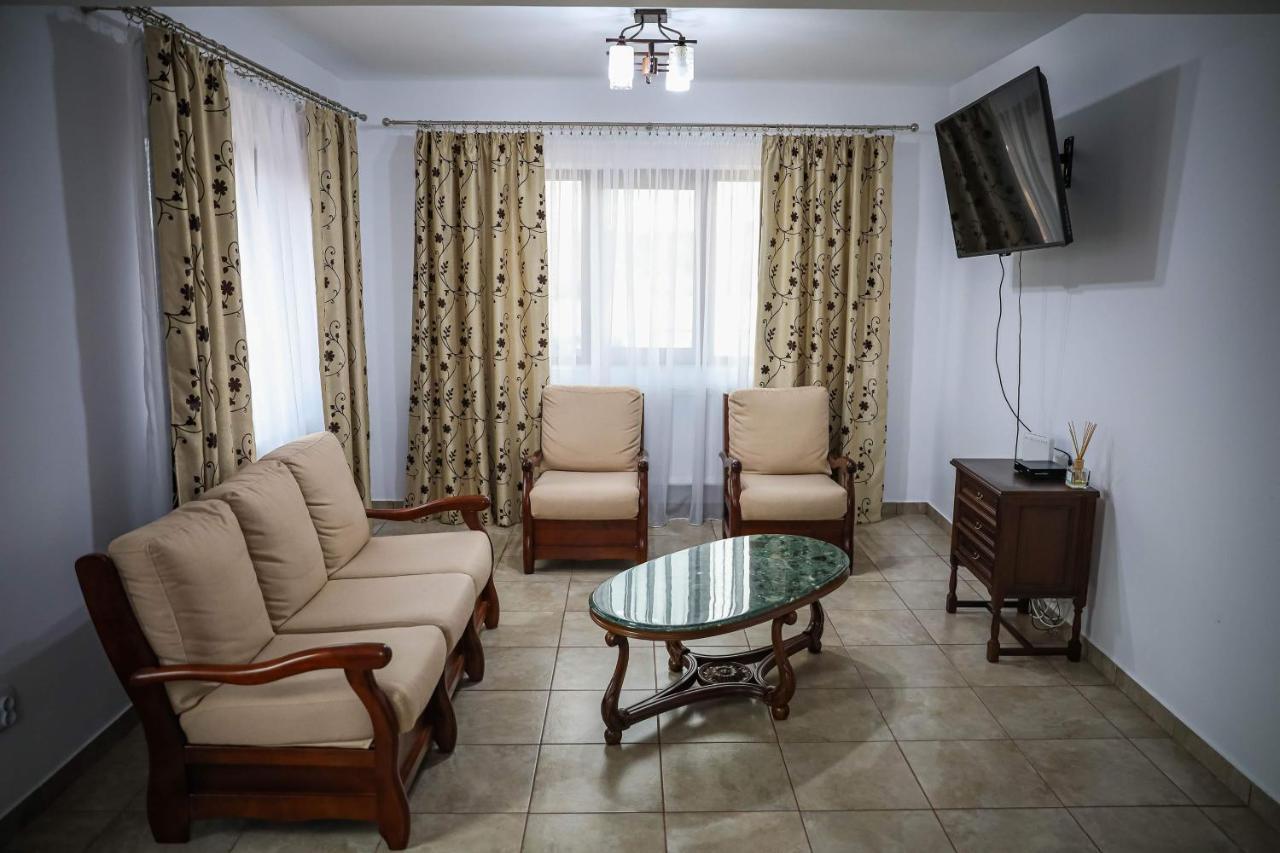Baltati Pensiunea Lucian מראה חיצוני תמונה