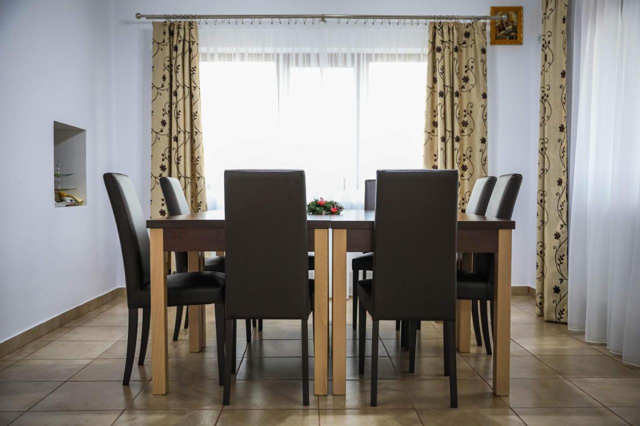 Baltati Pensiunea Lucian מראה חיצוני תמונה